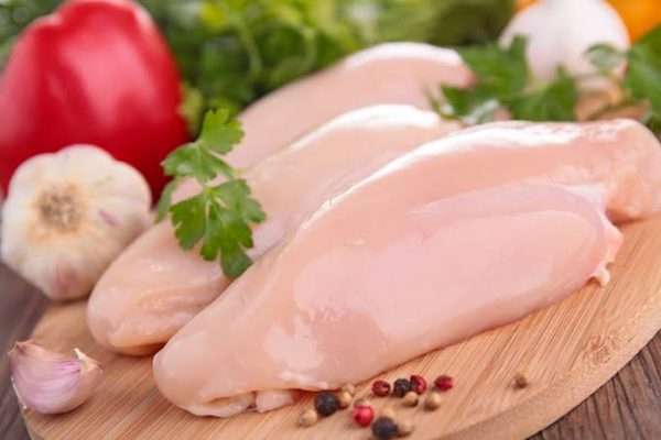 FRESH CHICKEN BREAST BONELESS/SKINLESS
