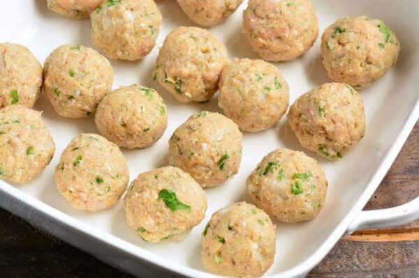 CHICKEN MEATBALLS/KOFTA (12 PIECES)